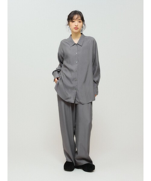 MIDIUMISOLID(ミディウミソリッド)の「MIDIUMISOLID for Ladies リラックスキュプラシャツ(シャツ/ブラウス・レディース・チャコールグレー/ブラック/ブラウン・FREE)」の12枚目の写真