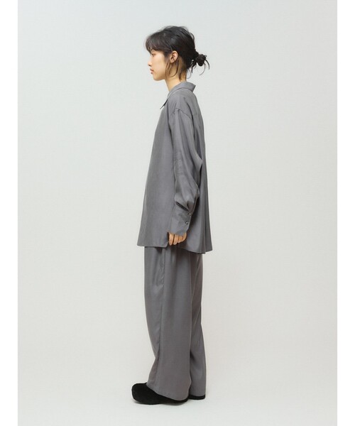 MIDIUMISOLID(ミディウミソリッド)の「MIDIUMISOLID for Ladies リラックスキュプラシャツ(シャツ/ブラウス・レディース・チャコールグレー/ブラック/ブラウン・FREE)」の14枚目の写真