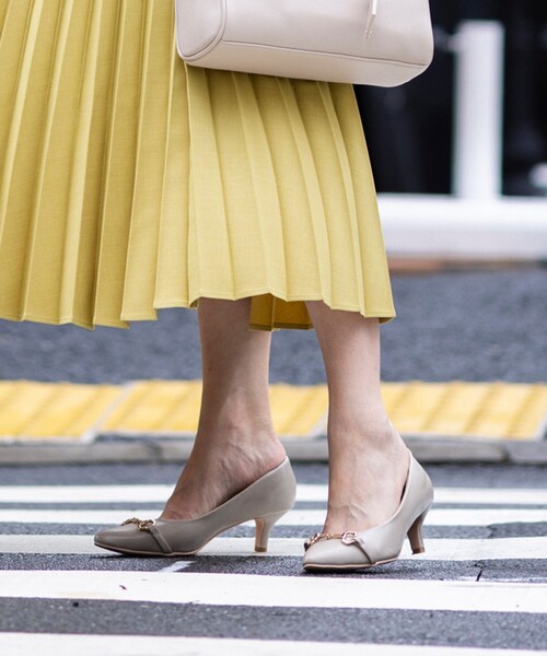 ANY SIS（エニィスィス）の「【22.5～24.5cm】ビット付き パンプス（パンプス・レディース・ブラック系/ベージュ系・LARGE/MEDIUM/SMALL/SS/LL）」の15枚目の写真