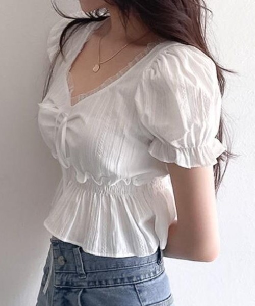 SHEENA(シーナ)の「パフスリーブギャザーフリルショート丈トップス(Tシャツ/カットソー・レディース・ブラック/ホワイト・M)」の3枚目の写真