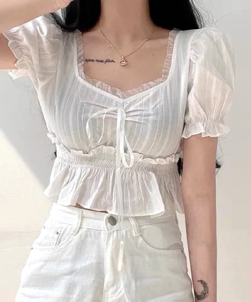 SHEENA(シーナ)の「パフスリーブギャザーフリルショート丈トップス(Tシャツ/カットソー・レディース・ブラック/ホワイト・M)」の8枚目の写真