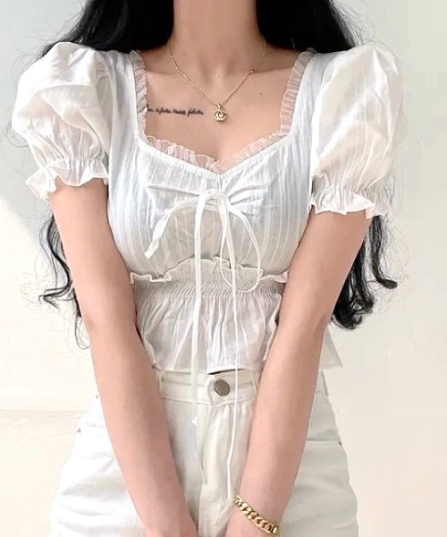 SHEENA(シーナ)の「パフスリーブギャザーフリルショート丈トップス(Tシャツ/カットソー・レディース・ブラック/ホワイト・M)」の7枚目の写真