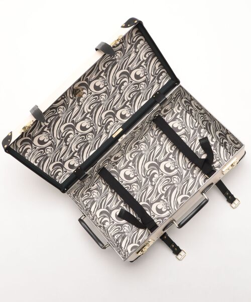 GLOBE-TROTTER（グローブトロッター）の「GLOBE TROTTER × ADORE  ミディアム　チェックイン（スーツケース/キャリーバッグ・レディース・ベージュ・ONE SIZE）」の12枚目の写真