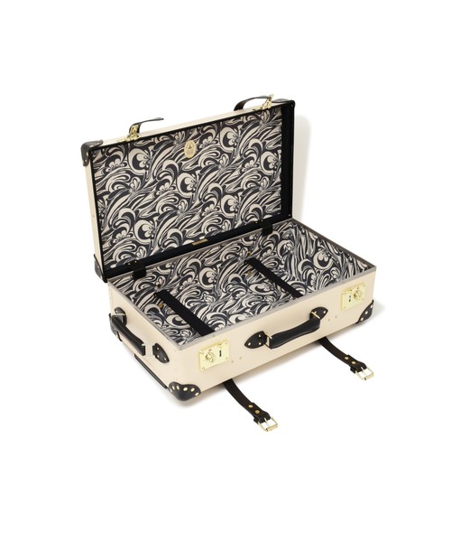GLOBE-TROTTER（グローブトロッター）の「GLOBE TROTTER × ADORE  ミディアム　チェックイン（スーツケース/キャリーバッグ・レディース・ベージュ・ONE SIZE）」の4枚目の写真