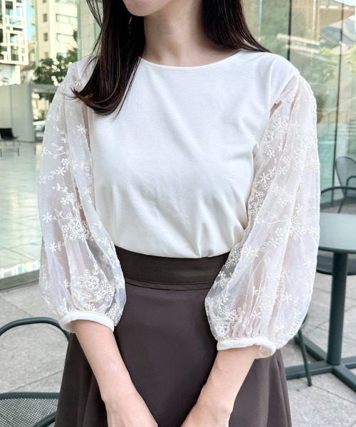 couture brooch(クチュールブローチ)の「【接触冷感・UVカット・マシンウォッシャブル】袖レースドッキングカットソー(Tシャツ/カットソー・レディース・オフホワイト/ナチュラル/ブラック・40/42/36/38)」の2枚目の写真