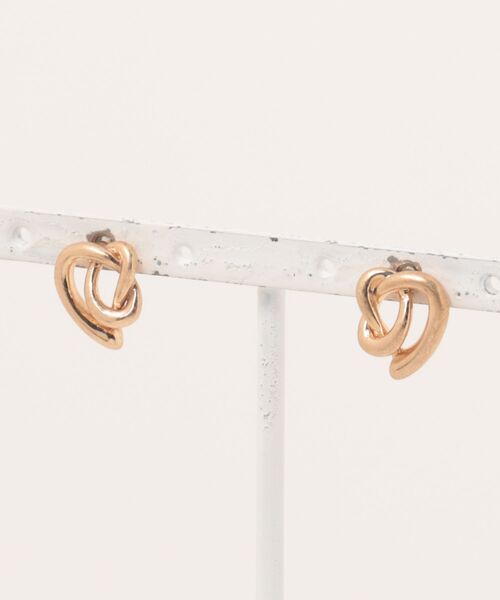 GOLDY(ゴールディ)の「【GOLDY】Twist knot pierce 1250907(ピアス(両耳用)・レディース・シルバー/ゴールド/シルバー系1/ゴールド系その他・FREE)」の4枚目の写真