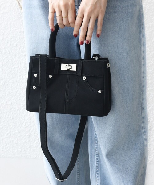 SHIPS（シップス）の「【WEB限定】2WAY ひねり 金具 ポケット バッグ（ハンドバッグ・レディース・ブラック/ブラウン/ベージュ・ONE SIZE）」の9枚目の写真