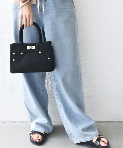 SHIPS（シップス）の「【WEB限定】2WAY ひねり 金具 ポケット バッグ（ハンドバッグ・レディース・ブラック/ブラウン/ベージュ・ONE SIZE）」の10枚目の写真