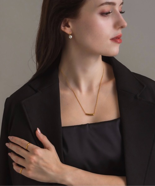 muku(ムク)の「PIERCE/CURVE PEARL(ピアス(両耳用)・レディース・シルバー/ゴールド・FREE)」の16枚目の写真
