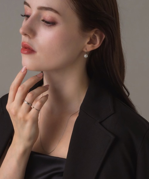 muku(ムク)の「PIERCE/CURVE PEARL(ピアス(両耳用)・レディース・シルバー/ゴールド・FREE)」の18枚目の写真