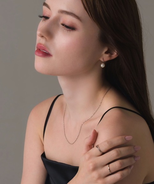muku(ムク)の「PIERCE/CURVE PEARL(ピアス(両耳用)・レディース・シルバー/ゴールド・FREE)」の13枚目の写真