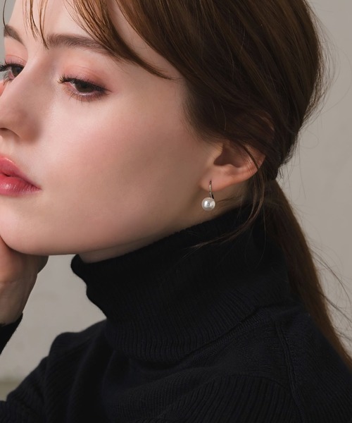 muku(ムク)の「PIERCE/CURVE PEARL(ピアス(両耳用)・レディース・シルバー/ゴールド・FREE)」の17枚目の写真