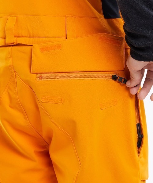 VOLCOM（ボルコム）の「【VOLCOM/ボルコム】 Mens Roan Bib Overalls /スキースノーボードビブパンツ（その他パンツ・メンズ・ゴールド/ブラック・MEDIUM/LARGE/X-LARGE）」の15枚目の写真
