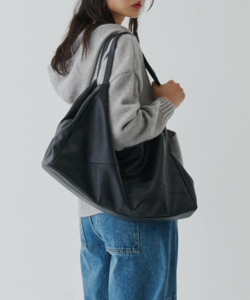 NUJOH(ヌゾ)の「Medium Slouch Tote Bag / ミディアム スラウチ トートバッグ(トートバッグ・レディース・ブラック/アイボリー/チャコールグレー・FREE)」の3枚目の写真