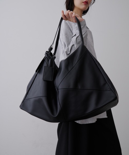 NUJOH(ヌゾ)の「Medium Slouch Tote Bag / ミディアム スラウチ トートバッグ(トートバッグ・レディース・ブラック/アイボリー/チャコールグレー・FREE)」の4枚目の写真
