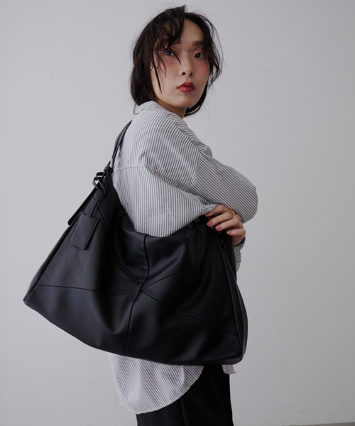 NUJOH(ヌゾ)の「Medium Slouch Tote Bag / ミディアム スラウチ トートバッグ(トートバッグ・レディース・ブラック/アイボリー/チャコールグレー・FREE)」の7枚目の写真