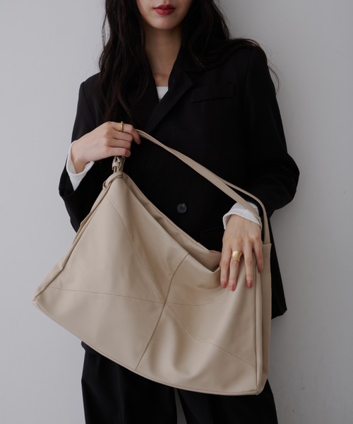 NUJOH(ヌゾ)の「Medium Slouch Tote Bag / ミディアム スラウチ トートバッグ(トートバッグ・レディース・ブラック/アイボリー/チャコールグレー・FREE)」の17枚目の写真