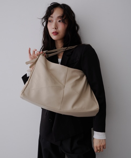 NUJOH(ヌゾ)の「Medium Slouch Tote Bag / ミディアム スラウチ トートバッグ(トートバッグ・レディース・ブラック/アイボリー/チャコールグレー・FREE)」の19枚目の写真