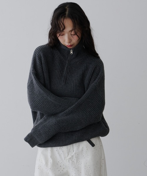 NUJOH(ヌゾ)の「Half-Zip Ribbed Knit Pullover /ハーフジップリブ ニット プルオーバー(ニット/セーター・レディース・ブラウン/ベージュ/チャコールグレー・FREE)」の5枚目の写真
