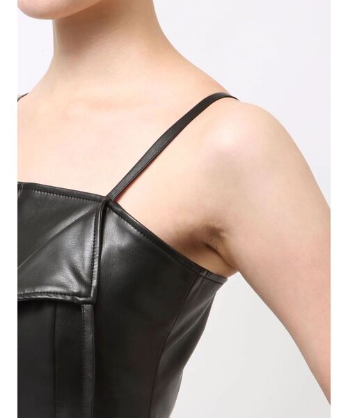 MERCURYDUO(マーキュリーデュオ)の「フェイクレザービスチェドッキングキャミワンピース(ワンピース・レディース・ブラック/ブラウン/グリーン/チャコールグレー/アイボリー・SMALL/MEDIUM)」の8枚目の写真