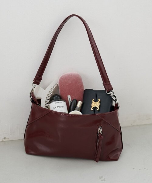 DISCOAT(ディスコート)の「ジップ使いショルダーバッグ(ショルダーバッグ・レディース・ボルドー/ブラック/キャメル・FREE)」の3枚目の写真