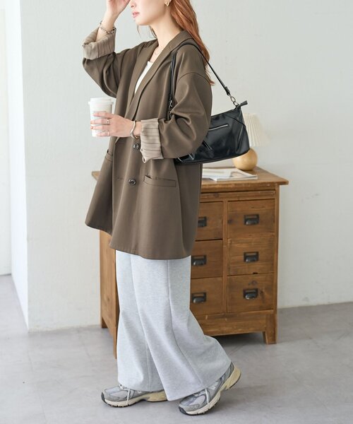 DISCOAT(ディスコート)の「ジップ使いショルダーバッグ(ショルダーバッグ・レディース・ボルドー/ブラック/キャメル・FREE)」の6枚目の写真