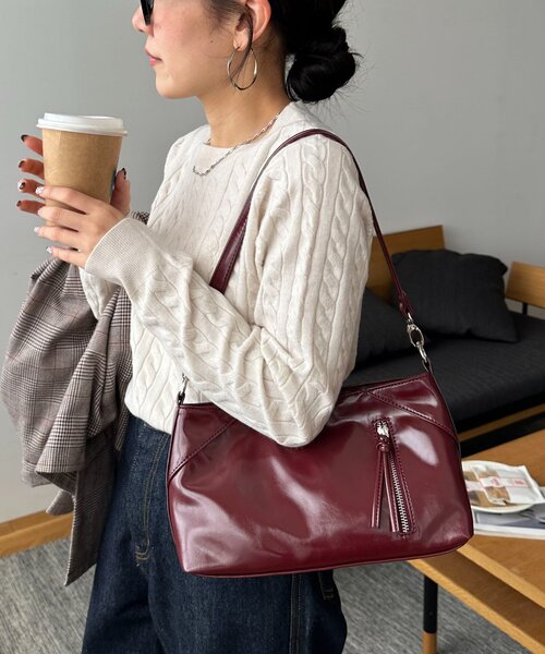 DISCOAT(ディスコート)の「ジップ使いショルダーバッグ(ショルダーバッグ・レディース・ボルドー/ブラック/キャメル・FREE)」の12枚目の写真