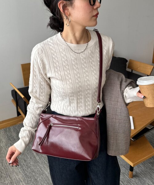 DISCOAT(ディスコート)の「ジップ使いショルダーバッグ(ショルダーバッグ・レディース・ボルドー/ブラック/キャメル・FREE)」の14枚目の写真