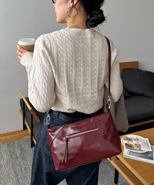 DISCOAT(ディスコート)の「ジップ使いショルダーバッグ(ショルダーバッグ・レディース・ボルドー/ブラック/キャメル・FREE)」の15枚目の写真