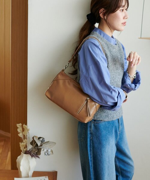 DISCOAT(ディスコート)の「ジップ使いショルダーバッグ(ショルダーバッグ・レディース・ボルドー/ブラック/キャメル・FREE)」の18枚目の写真