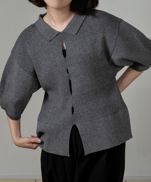 lawgy（ラウジー）の「perforated collar puff sleeve knit / パーフォレイテッドカラーパフスリーブニット（ニット/セーター・レディース・ボルドー/ベージュ/アイボリー/ミックスグレー・FREE）」の3枚目の写真