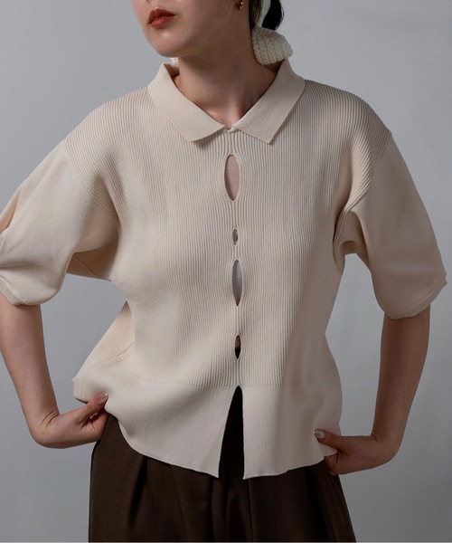 lawgy（ラウジー）の「perforated collar puff sleeve knit / パーフォレイテッドカラーパフスリーブニット（ニット/セーター・レディース・ボルドー/ベージュ/アイボリー/ミックスグレー・FREE）」の2枚目の写真