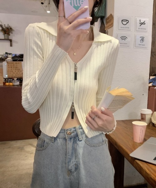 Ritzy(リッツィー)の「ショート丈 Vネック ダブルジップカーディガン(カーディガン/ボレロ・レディース・ブラック/オフホワイト・FREE)」の3枚目の写真