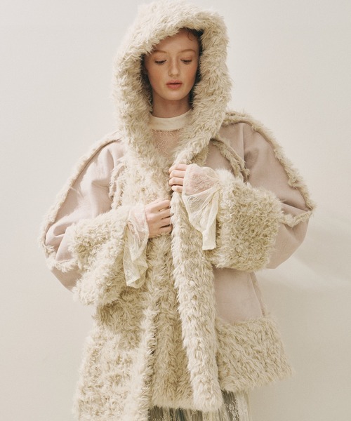 ムートンライクボンディングフードマフラー（マフラー）｜J1U by LA