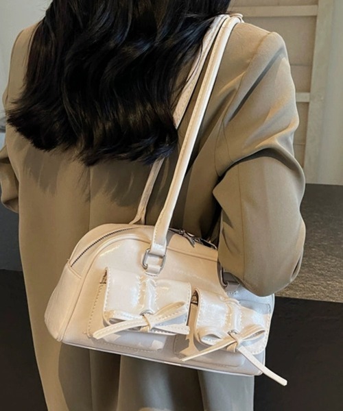 ONEP STAR(ワンピスター)の「フロントバックル付きスクエア型ハンドバッグ(ハンドバッグ・レディース・オフホワイト/シルバー/ピンク/ブラウン/ワインレッド/ブラック・FREE)」の2枚目の写真
