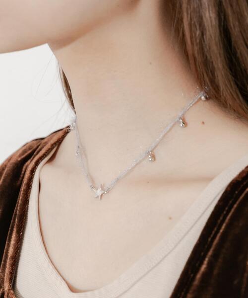 SMELLY（スメリー）の「ウールヤーンチャームコードチョーカーネックレス（ネックレス・レディース・グレー・-）」の6枚目の写真