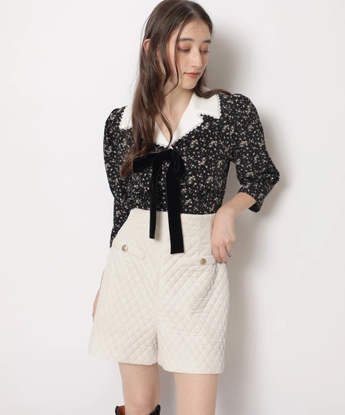 新品タグ付き　Rirandture　カーヴィーカーゴデニム　ブラック Rirandture（リランドチュール）の「カーウ゛ィーカーゴデニム