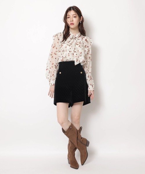 Rirandture(リランドチュール)の「ハイウエストベロアショートパンツ(その他パンツ・レディース・ブラック/オフホワイト・1/2)」の3枚目の写真