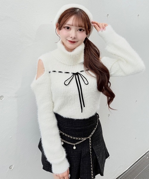 NOMAE(ノーマエ)の「ベロアリボンオフタートルニット(ニット/セーター・レディース・ホワイト/ピンク/ブラック/グレー・FREE)」の5枚目の写真