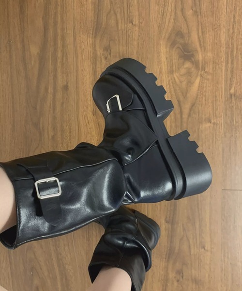 .KOM(ドットコム)の「A'GEM/9 × .kom 『.KOM/ドットケーオーエム』 Y2K Chunky Platform Ruched Boots/【Y2K】ルーズシルエット厚底ブーツ(ブーツ・レディース・ブラウン/ブラック・24.5㎝/23.0cm/24.0cm)」の11枚目の写真
