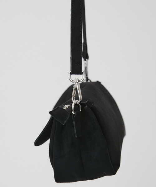 VION（ヴィオン）の「Minimal Flap Shoulder Bag /ミニマルフラップショルダーバッグ（ショルダーバッグ・レディース・ブラック/ブラウン・FREE）」の22枚目の写真