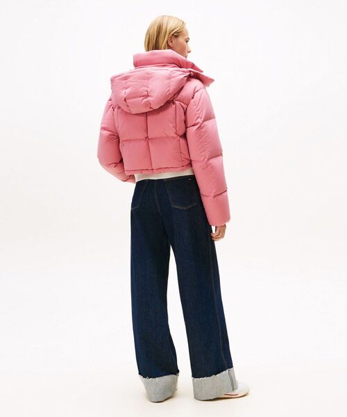 tommy jeans(トミー ジーンズ)の「アラスカグリッドクロップドダウンジャケット(ダウンジャケット/コート・レディース・ピンク/オートミール・SMALL/MEDIUM/X-SMALL)」の10枚目の写真