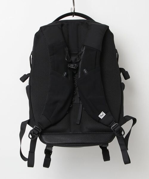 CMF OUTDOOR GARMENT（シーエムエフアウトドアガーメント）の「CMF OUTDOOR GARMENT/シーエムエフ アウトドアガーメント　WEEKENDERZ CMF2502-AC13（バックパック/リュック・メンズ・ブラック・F）」の2枚目の写真