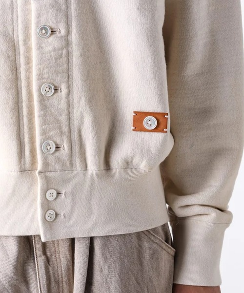 KHOKI（コッキ）の「【KHOKI/コッキ】Vintage-effect sweat cardigan（スウェット・メンズ・アイボリー・2/3）」の3枚目の写真