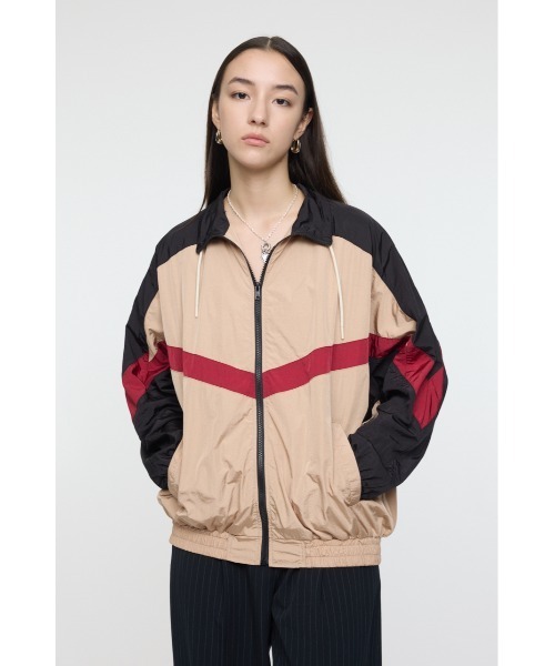 MOUSSY(マウジー)の「SWITCHING ナイロンジャケット(ナイロンジャケット・レディース・ベージュ/ネイビー・FREE)」の3枚目の写真