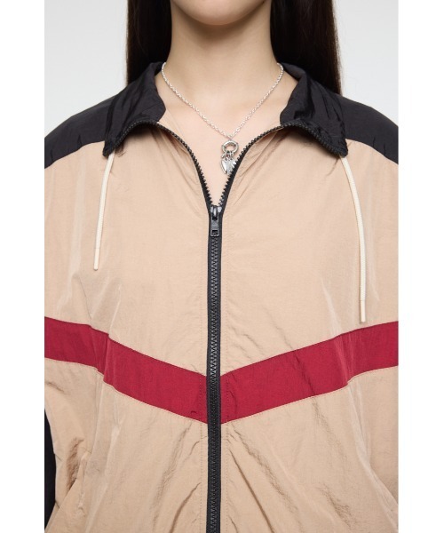 MOUSSY(マウジー)の「SWITCHING ナイロンジャケット(ナイロンジャケット・レディース・ベージュ/ネイビー・FREE)」の10枚目の写真