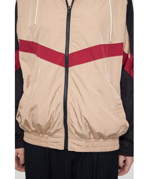 MOUSSY(マウジー)の「SWITCHING ナイロンジャケット(ナイロンジャケット・レディース・ベージュ/ネイビー・FREE)」の12枚目の写真