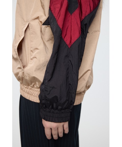 MOUSSY(マウジー)の「SWITCHING ナイロンジャケット(ナイロンジャケット・レディース・ベージュ/ネイビー・FREE)」の14枚目の写真