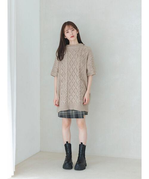 so4u（ソーフォーユー）の「ケーブル編みニットワンピース（ワンピース・レディース・グレー/モカ・F）」の17枚目の写真