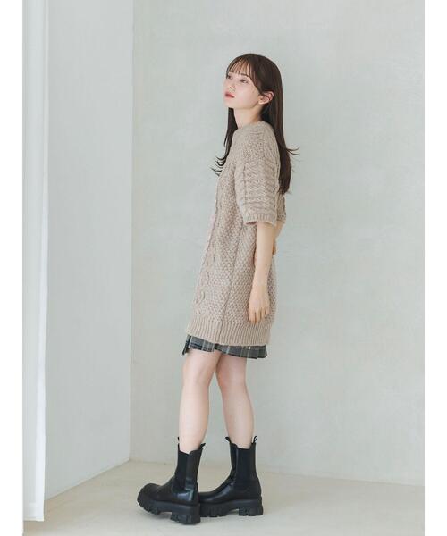 so4u（ソーフォーユー）の「ケーブル編みニットワンピース（ワンピース・レディース・グレー/モカ・F）」の19枚目の写真